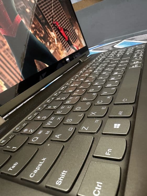 Мощный офисный ноутбук Lenovo Yoga intel core i7-1165G7  touchscreen — 3