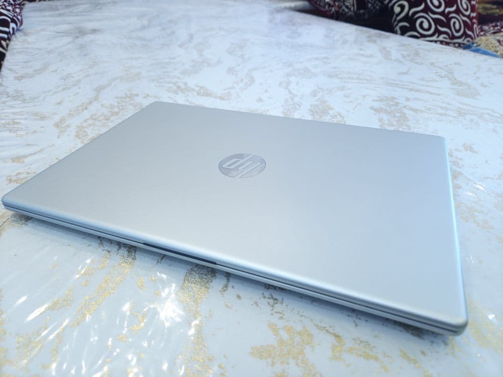 HP Noutbuk 512GB xotira, 16GB RAM Ryzen 5 7520U — 3