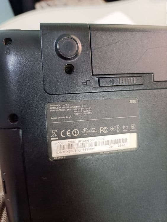 Samsung Noutbuk sotiladi — 6
