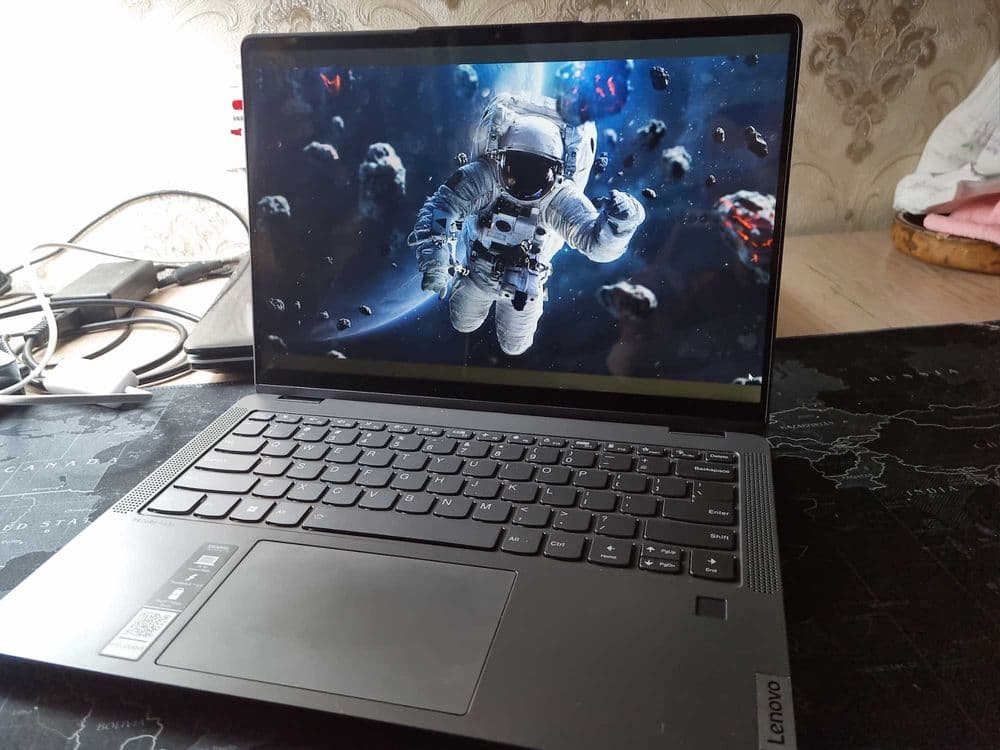 LENOVO FLEX 5i 14” x360 RAM: 8 GB DDR4 (4267 MHz), 512 GB NVMe M.2 SSD — 1