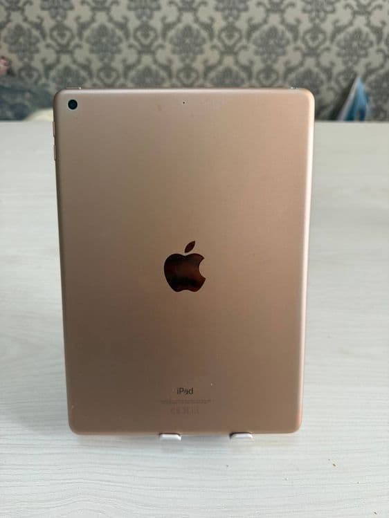 Ipad 6 128GB WIFI — 1
