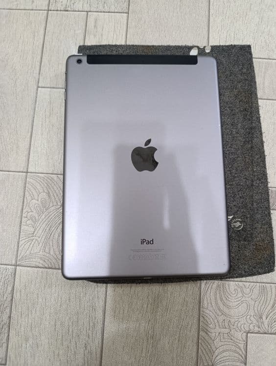 iPad Air 2 Planshet — 1