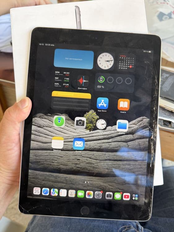 Ipad pro 9.7  32gb sim karta wifi — 3