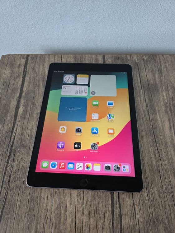 Apple iPad 6 32GB Wi/Fi — 2
