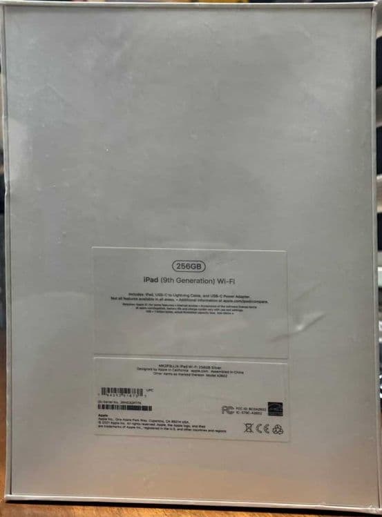 New ipad 9th generation Silver 256gb wi fi — 1