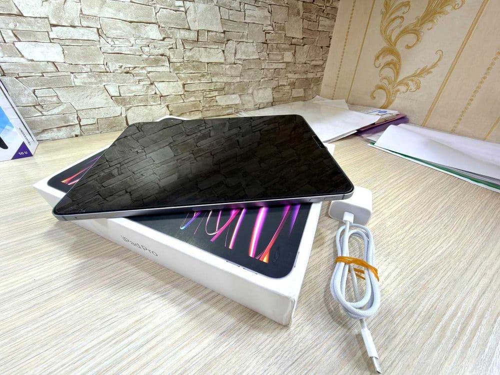 Продам состояние идеал iPad Pro 11 M2 256GB Wi-Fi + SIM (+ Коробка) — 2