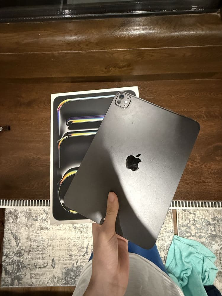 iPad M4 11-inch — 1