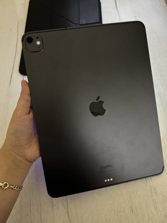 ipad pro 13 dyum M4 256 gb       yomkost 100 — 2