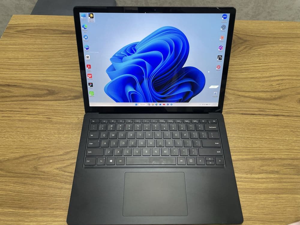 Microsoft Surface laptop 3 — 2
