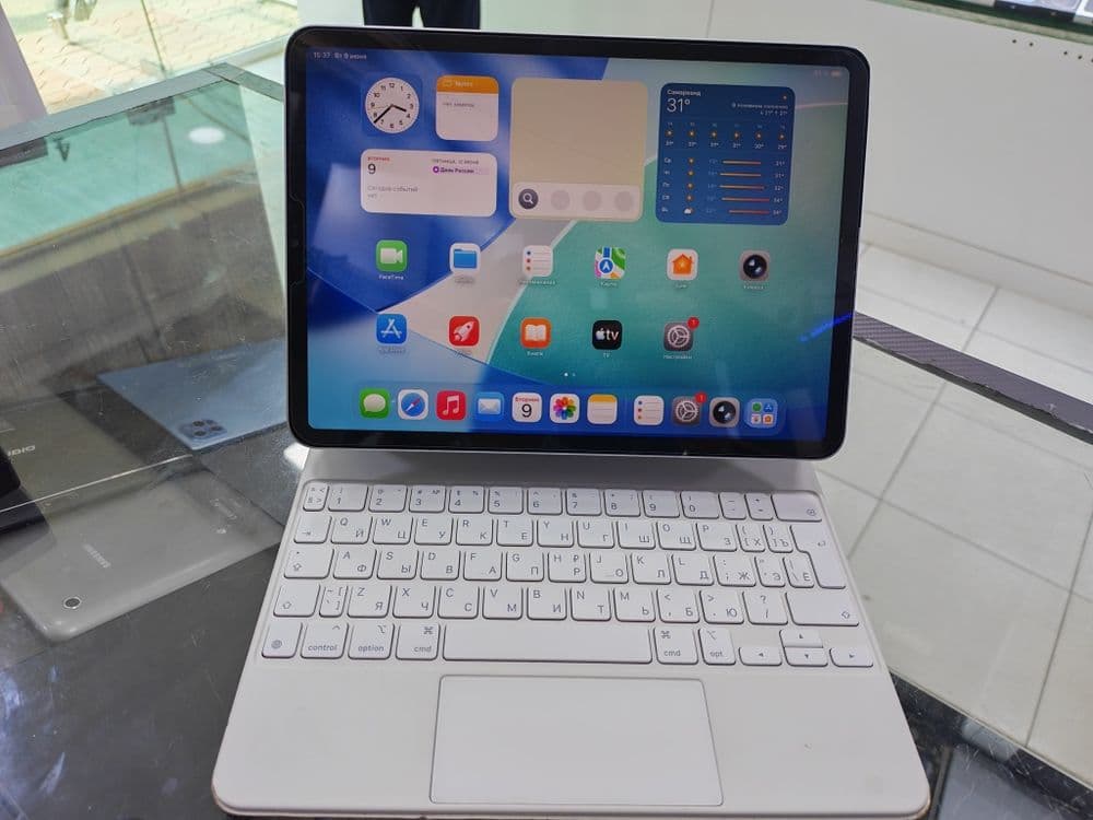 Ipad pro 11 inch 128гб — 1