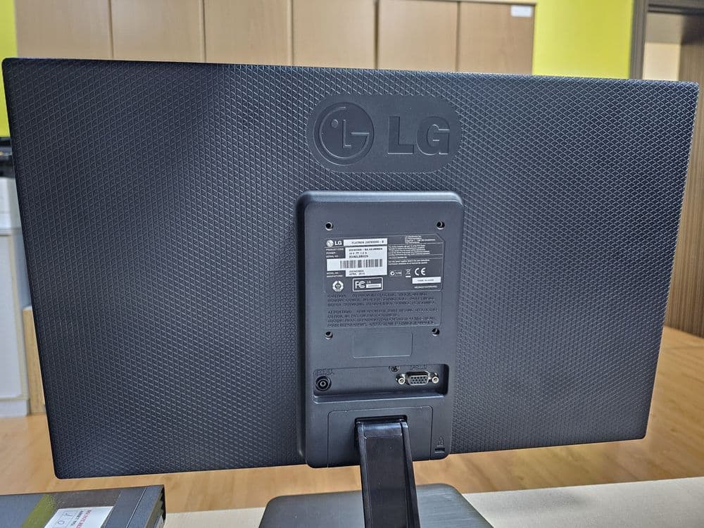 Монитор LG 20дюйм — 3
