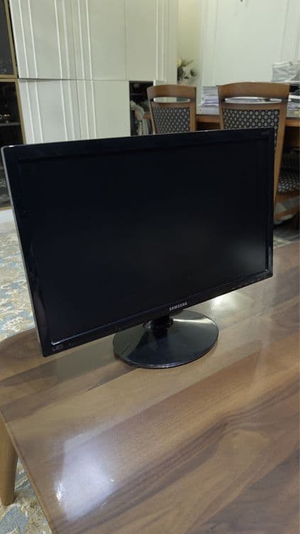 Продам монитор Samsung S22D300 — 2