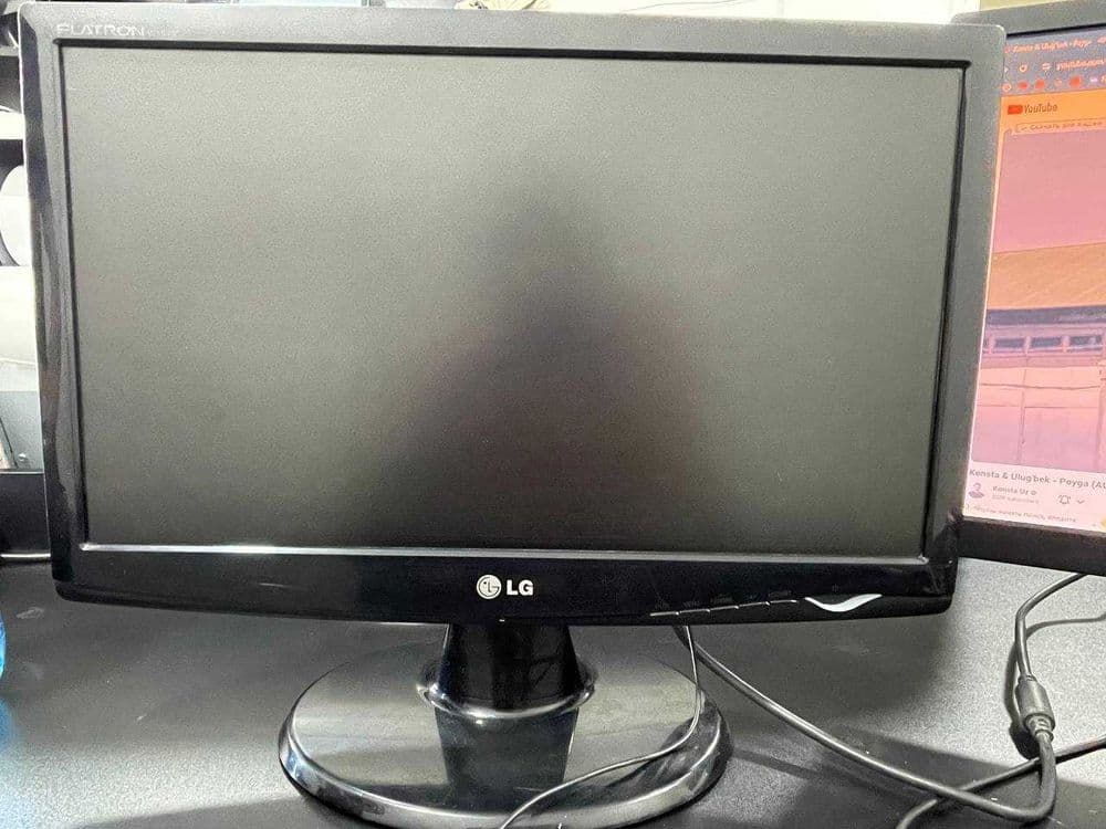 LG 19 lik Manitor — 1