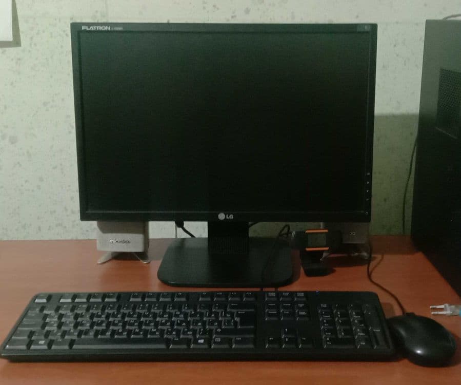 Monitor, klaviatura, mishka — 1
