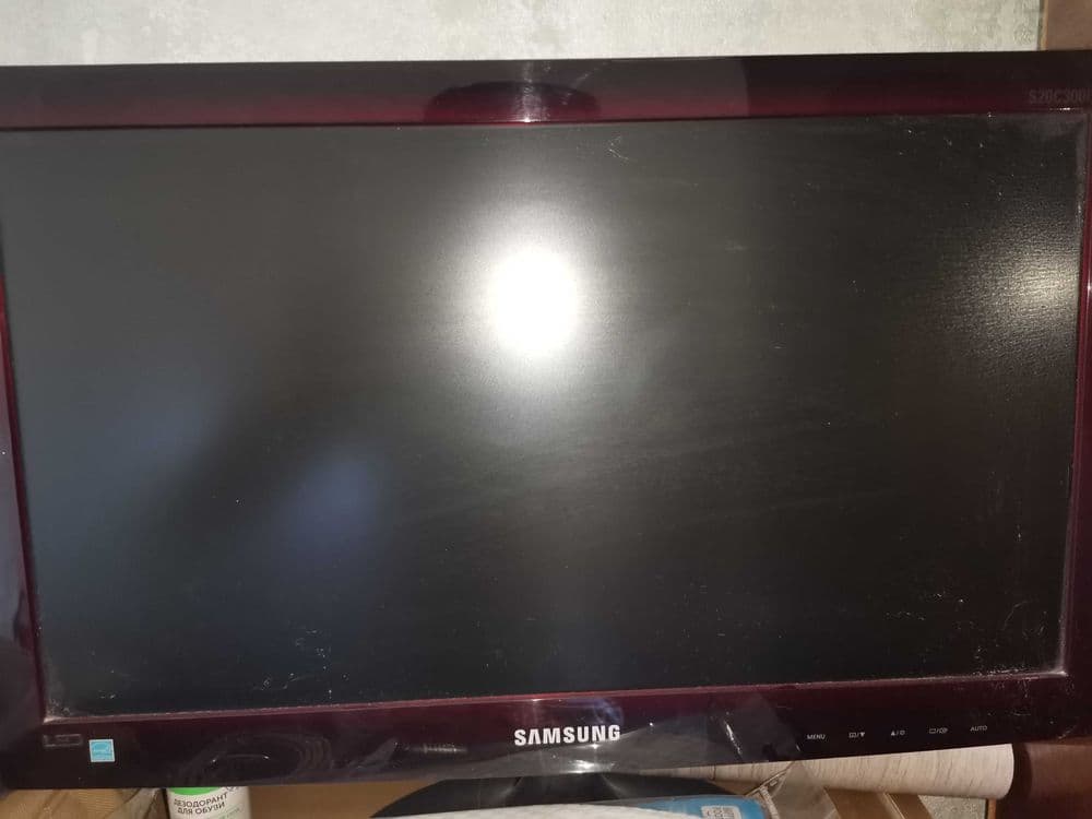 Монитор Samsung S20C300BL — 1