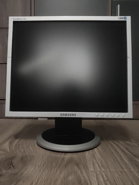 Монитор Samsung SyncMaster 740n — 2