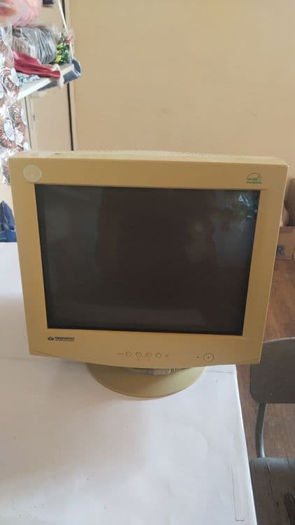 Konpyuter monito'r kanpyuter manitor — 1