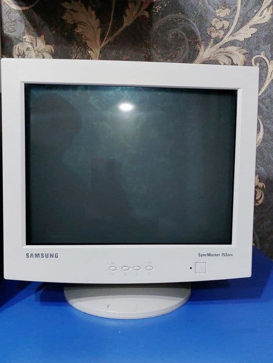 Samsung монитор 753DFX — 1