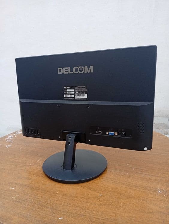 Monitor DELCOM 19 sotiladi — 3