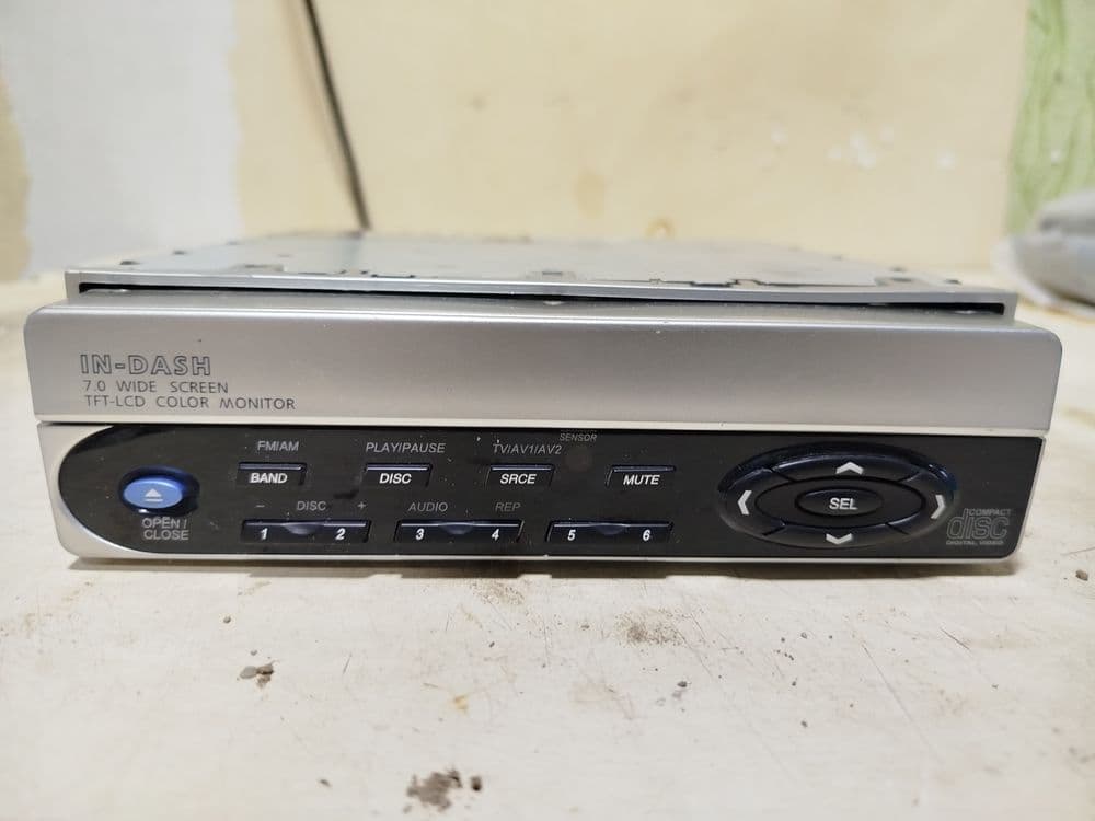 IN-DASH DA-7169 manitorli magnetafon sotiladi — 1
