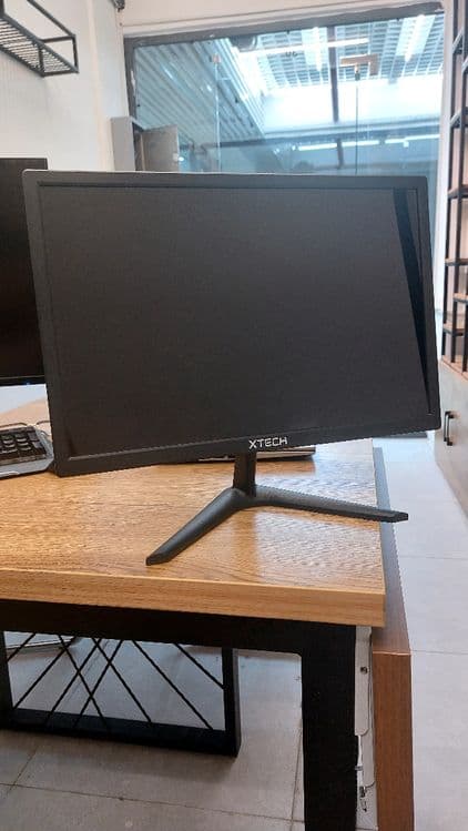 Monitor .XTECH. ekran 22. — 3