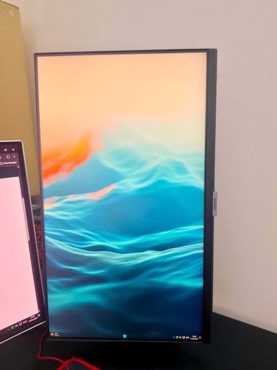 Monitor 24' Samsung S6.  +Kranshteyn bor. — 2