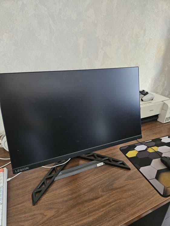 Lenovo Legion (FHD 180Hz) — 2