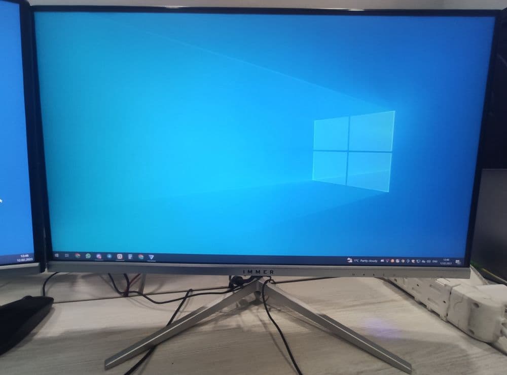 Immer 24" IPS monitor — 2
