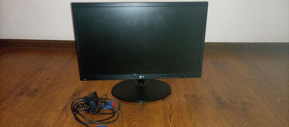 Монитор LG 22 диагональ — 1