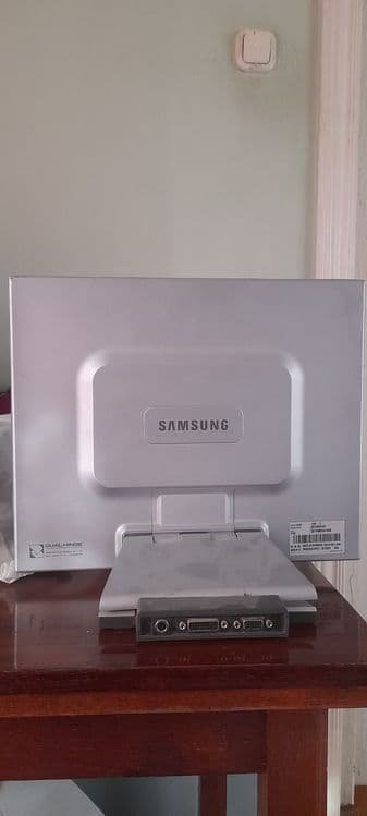 Samsung manitor kompyuter — 1