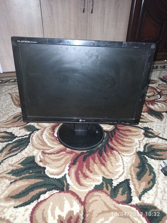 Monitor sotiladi — 1