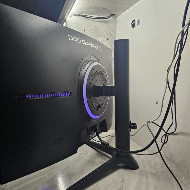 Monitor 27 240mhz yengi — 3