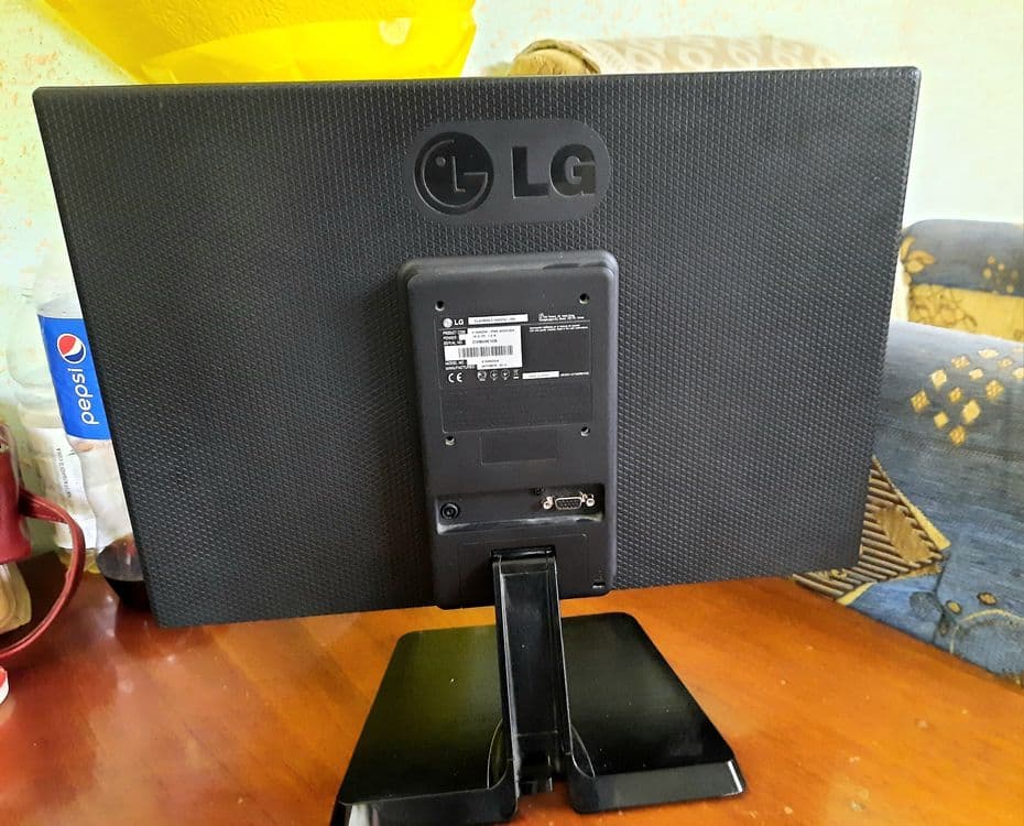 Manitor LG E1945 — 1