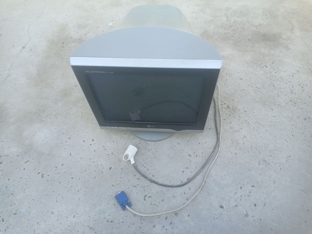 Monitor sotiladi — 3