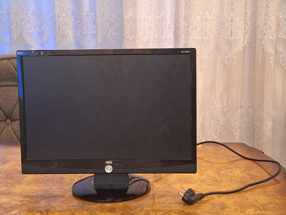 Монитор 1440×900 Aoc — 1