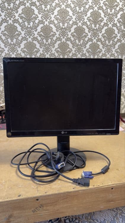 Монитор Lg 19 дюйм — 1