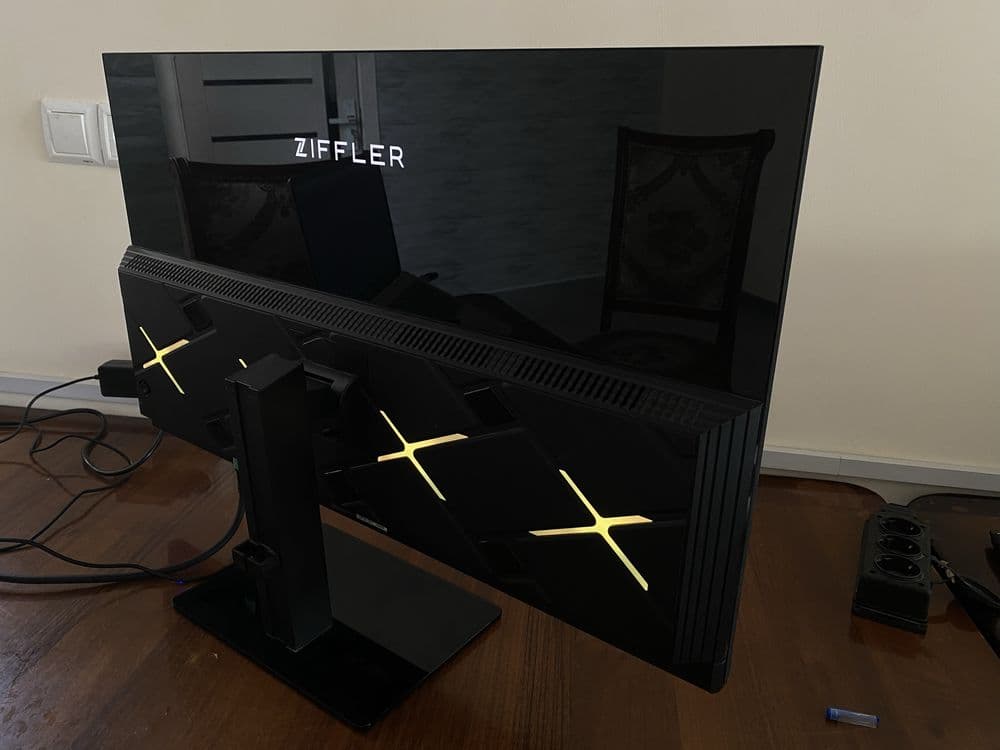 Ziffler Monitor 32 — 4