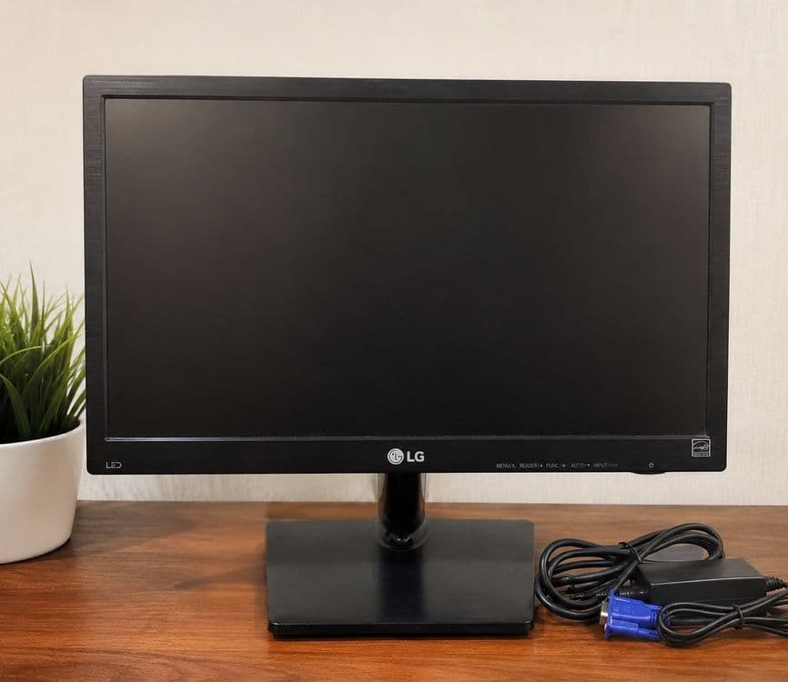 LG led monitor 19” ideal holatda yangi kabi — 1
