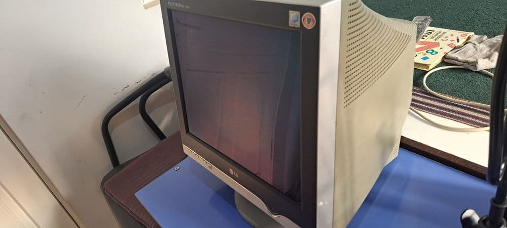 Monitor sotiladi — 3