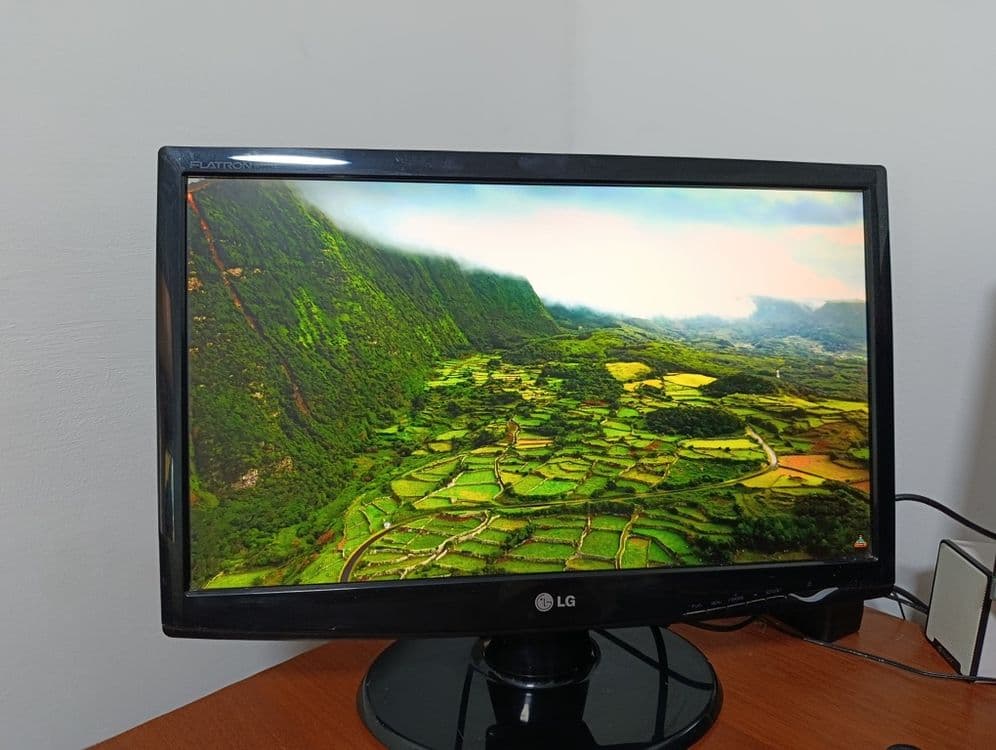 Монитор LG full HD — 1