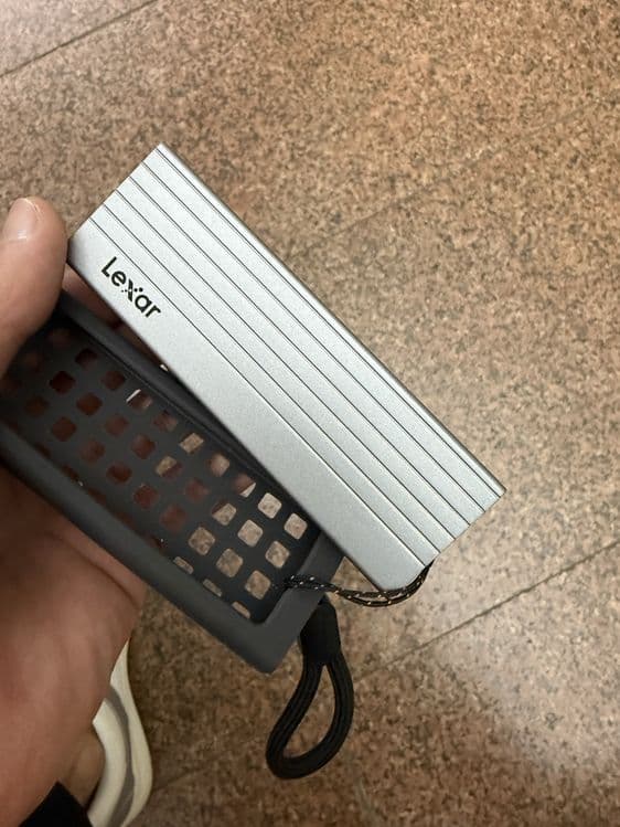 Ssd 256gb sotiladi 550000 som — 1