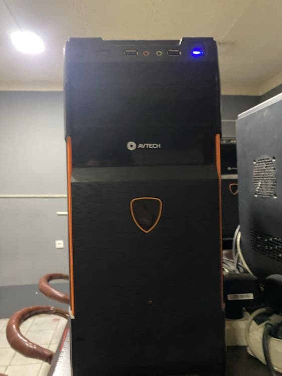 Компютер 10 та AVTECH — 3
