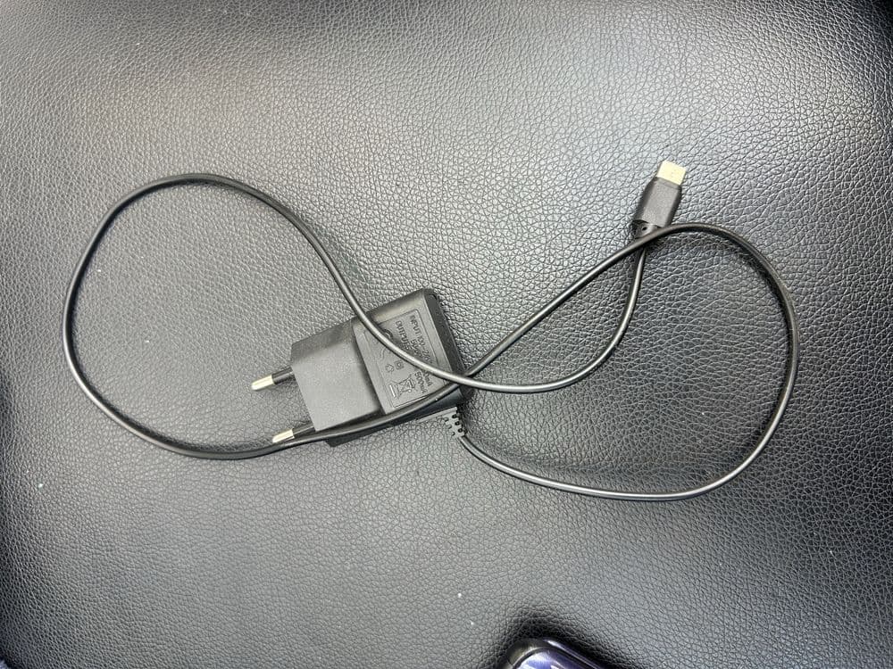 Novey knopkali telefon — 4
