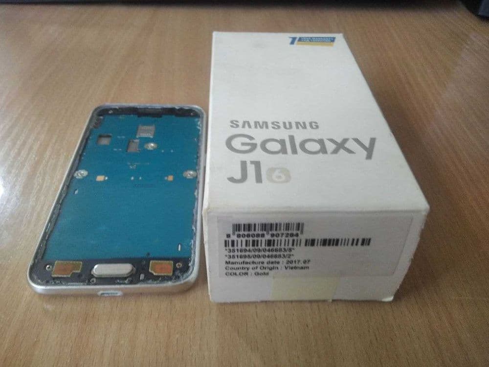 Samsung Galaxy J1 на запчасти,плата и батарейка работает. — 1