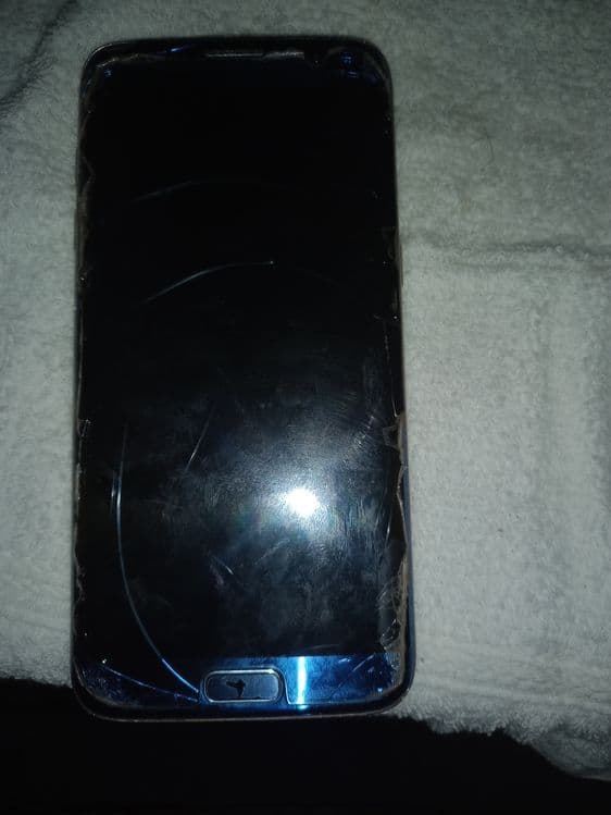S7 edge telefon zapcastka sotiladi.Ekran bir iwlab bir umuman kursatm — 2