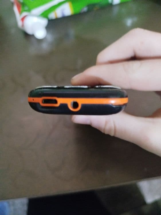 Novey knopochniy telefon — 2