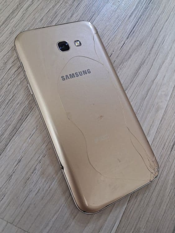 Samsung a7 2017 yil — 1