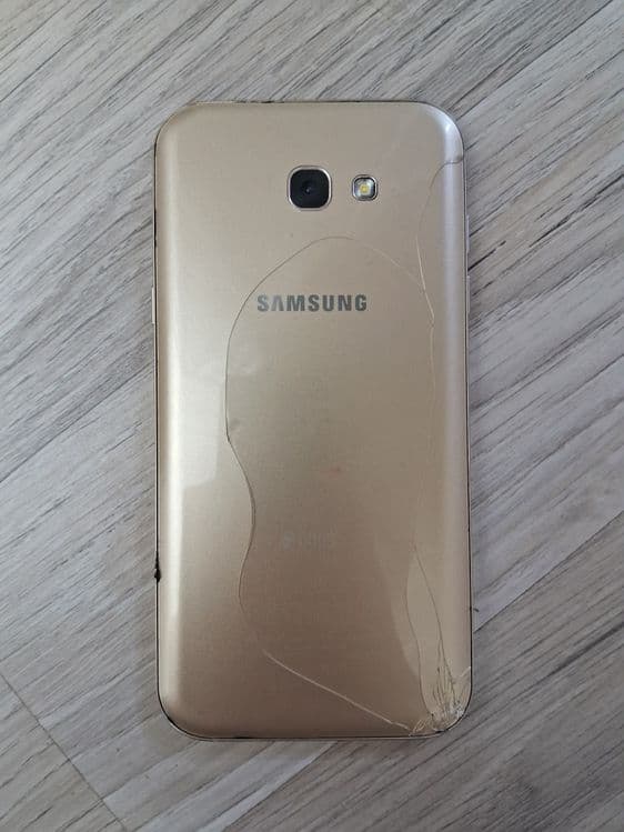 Samsung a7 2017 yil — 3