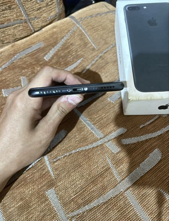 Iphone 7 plus rang qora — 1