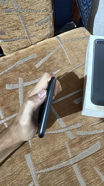 Iphone 7 plus rang qora — 2